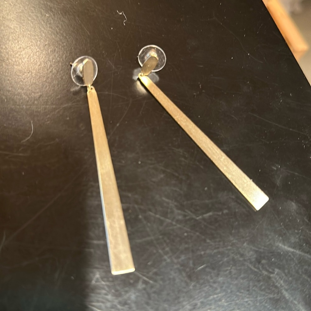 Gold bar earrings.